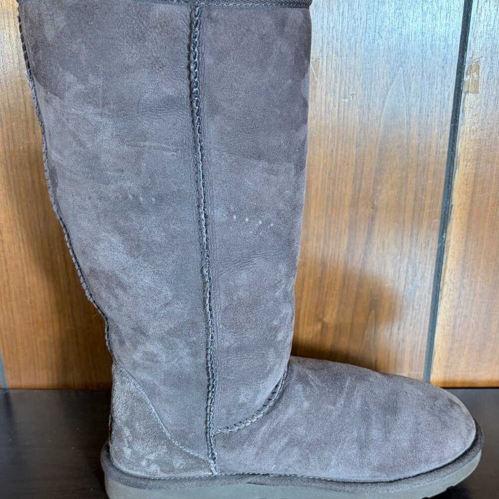 UGG Women's Classic Tall II Chocolate Brown Boots Sz 8 - EUC - Picture 3 of 9